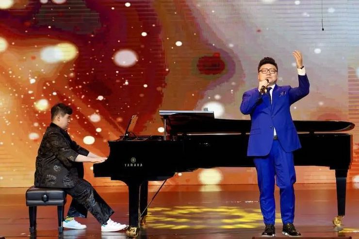 奥林匹克音乐展演宣传大使刘明康和他的朋友们暨第14届世界自闭症关注日音乐会圆满结束！
